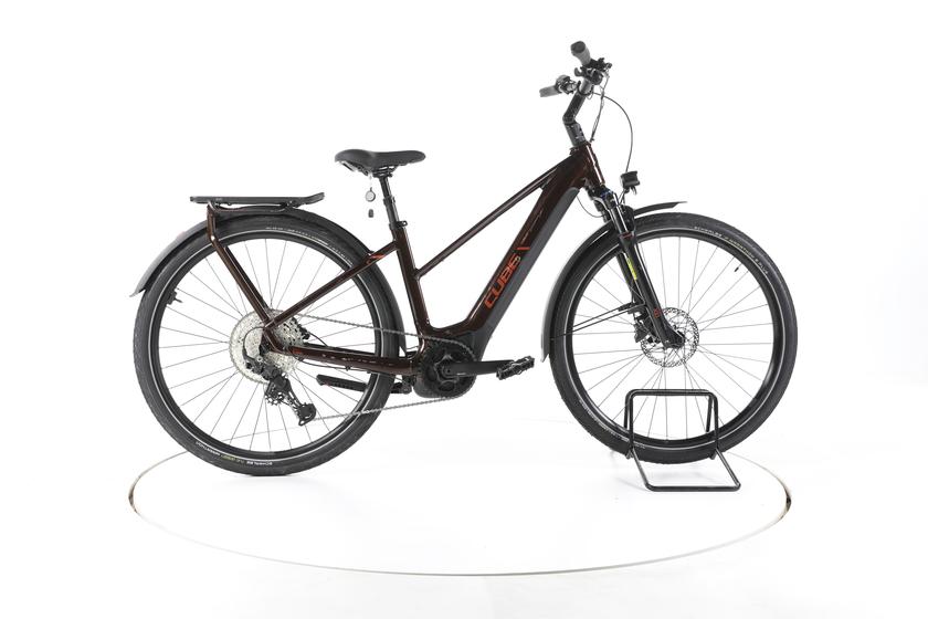 Cube Touring Hybrid Pro Trekking E-bike 2025