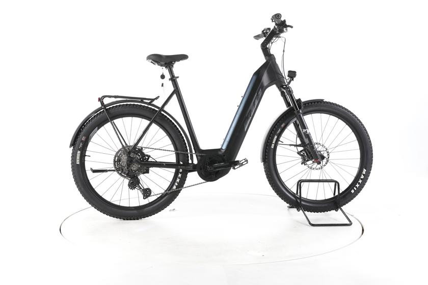 KTM Macina AERA 771 LFC US Trekking E-bike Lage instap
