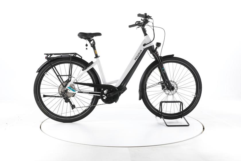 Pegasus Premio EVO Lite Trekking E-Bike Tiefeinsteiger - 150-160cm