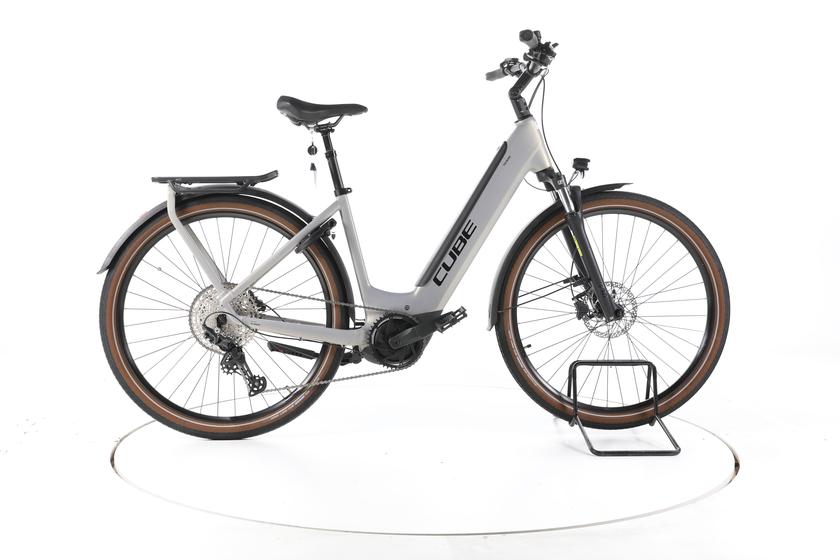 Cube Touring Hybrid Pro Trekking E-Bike Tiefeinsteiger - 163-170cm