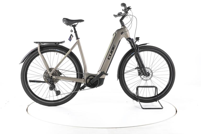 Cube Kathmandu Hybrid Pro 750 Easy entry 58 Trekking E-Bike Tiefeinsteiger 2024 - 179-188cm