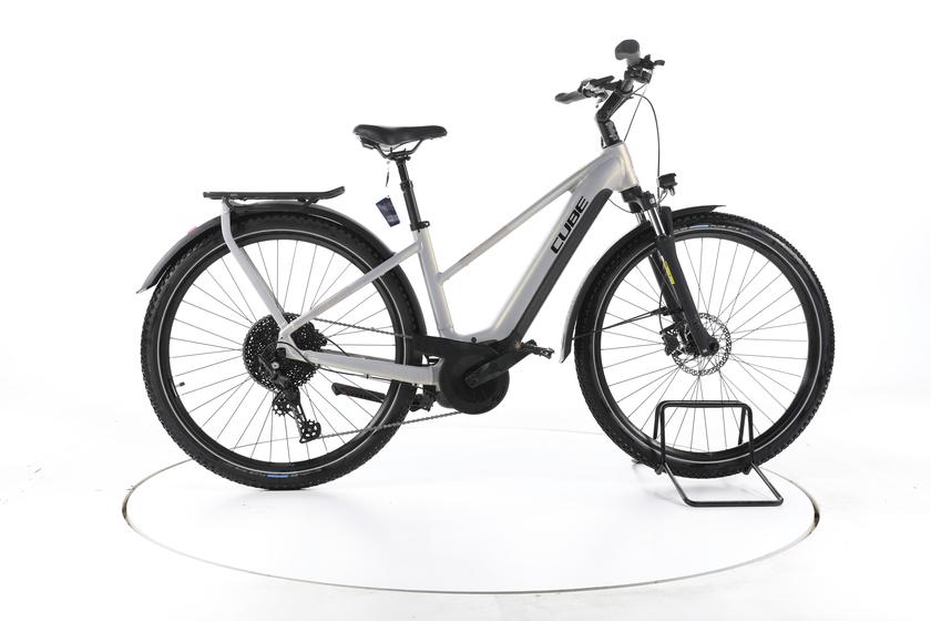 Cube Touring Hybrid Pro 625 Trekking E-Bike - 155-163cm