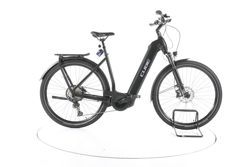 Cube Kathmandu Hybrid EXC Trekking E-bike Lage instap
